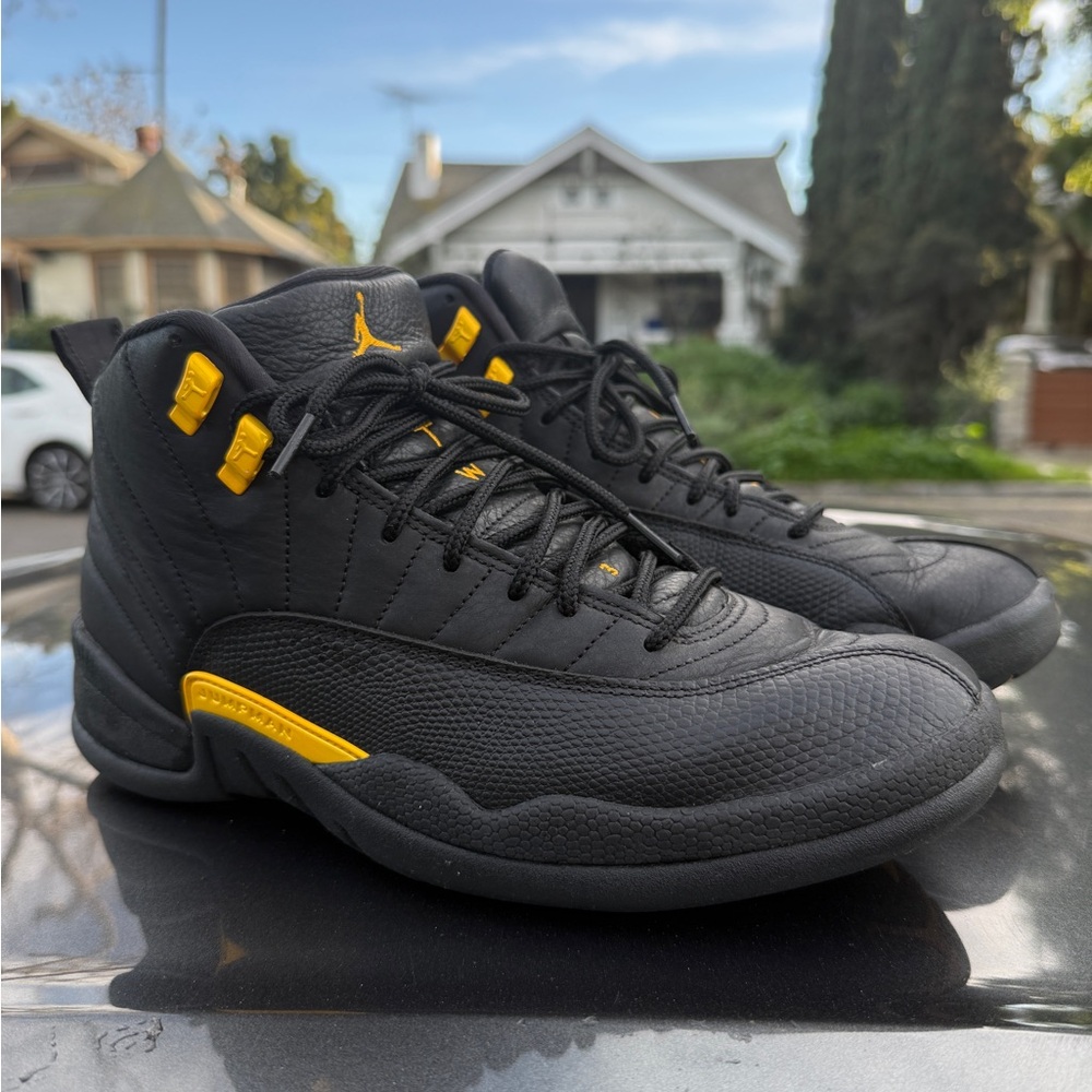 Nike Men's Sneakers in Black and Yellow